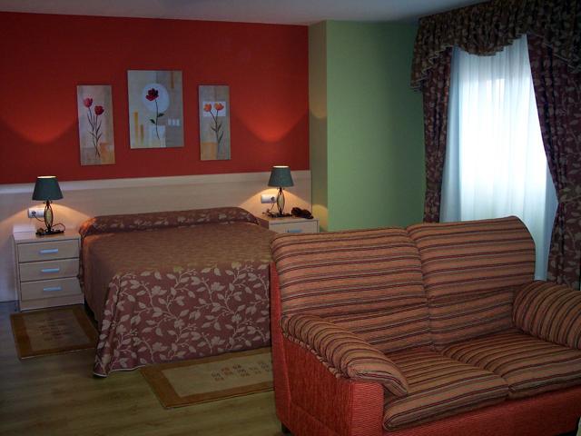Hotel Restaurante Pizzeria Abc Laracha Room photo